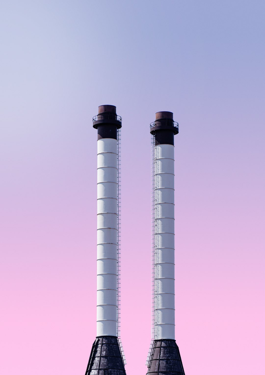 a-tall-tower-with-a-blue-sky-ydqefaawubu